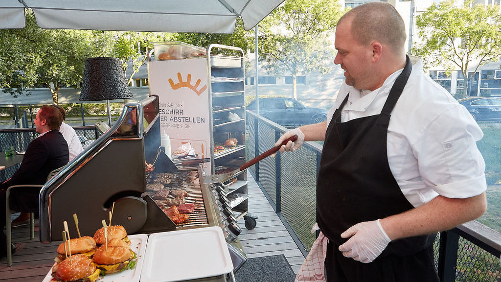 Grillen auf der Terrasse im Hotel Rainers21